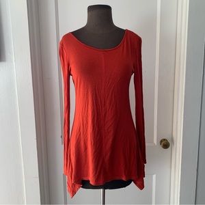 G & G Long Sleeve T Shirt Orange Womens Small Hi Low Sides